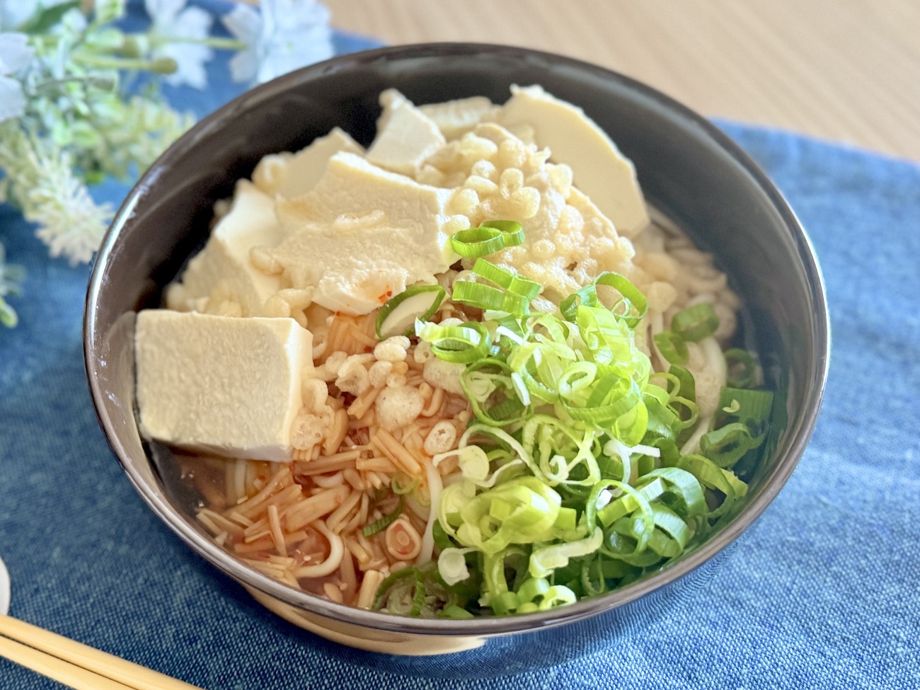 無塩ドットコムの「なめ茸と豆腐の冷やしうどん」レシピ